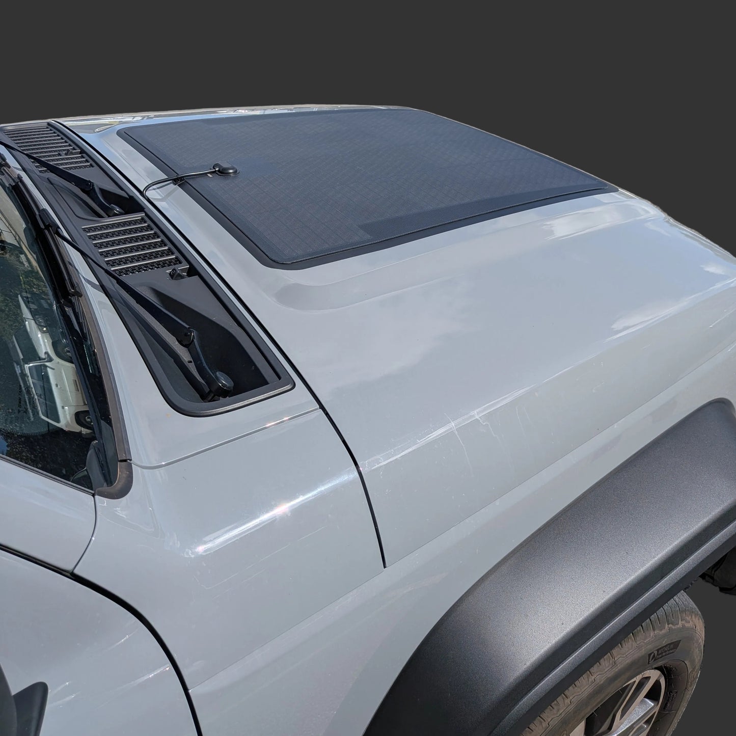 Bonnet Solar Panel - GWM Tank 300 - 100-Watt