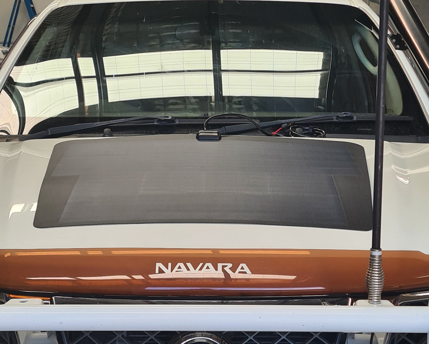 Bonnet Solar Panel - Nissan Navara D40 (2004 – 2015) 90-Watt