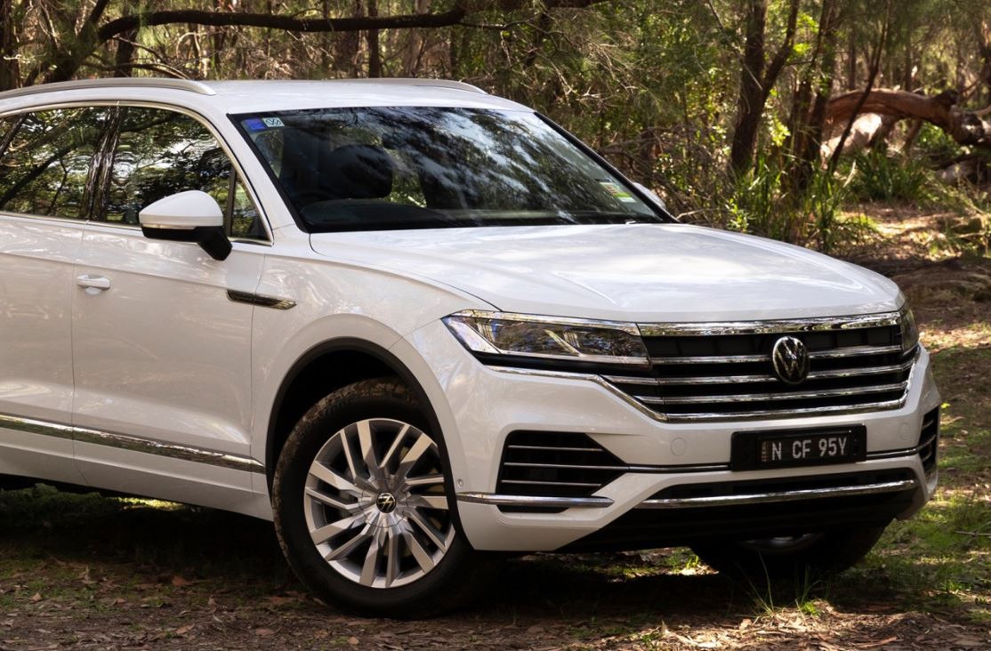 Bonnet Solar Panel - Volkswagen Touareg 100-Watt